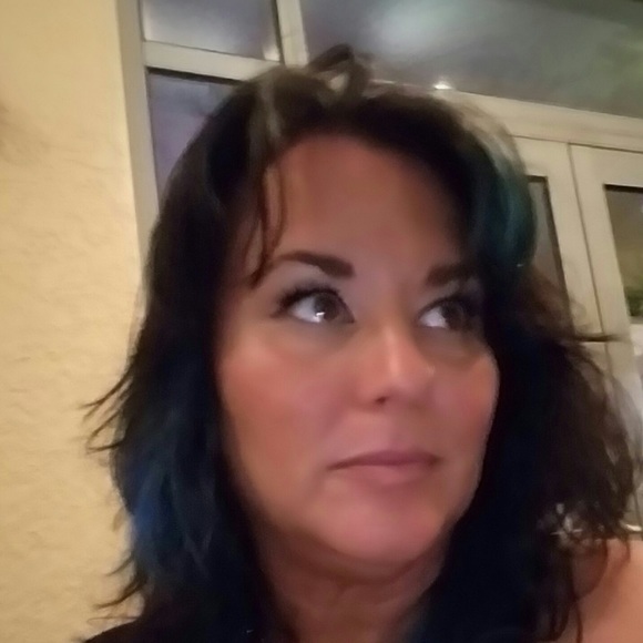 Meet your Posher, Colleen - Picture 2 of 13